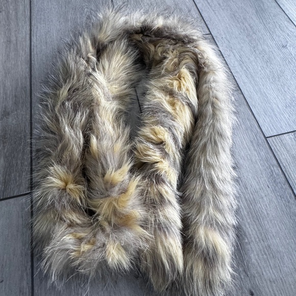 REAL FUR SCARF - Picture 1 of 5